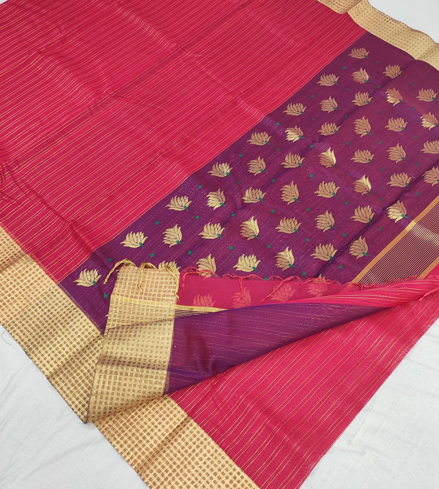 Banarasee Handwoven Semi Silk Saree With Contrast Border-White & Pink